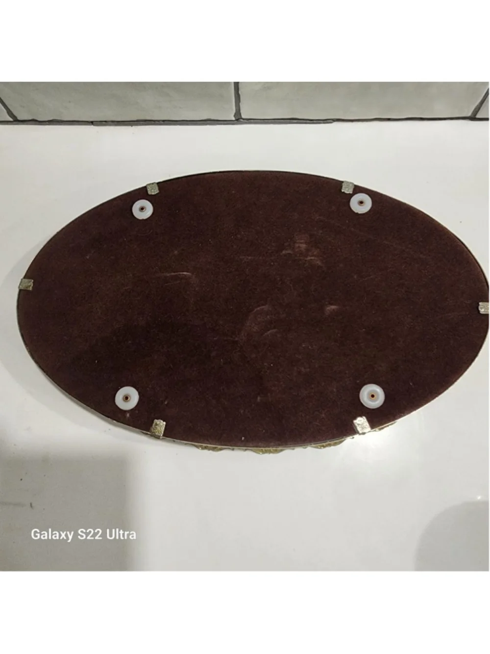 Unbranded vintage oval